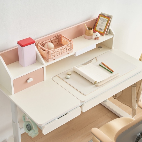 리바트 세계가구 프라임 키즈 각도높이조절 콘센트형 컴팩트 책상+데스크패드 세트 (1200x600)_이미지