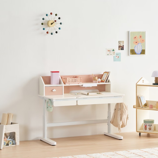 리바트 세계가구 프라임 키즈 각도높이조절 콘센트형 컴팩트 책상+데스크패드 세트