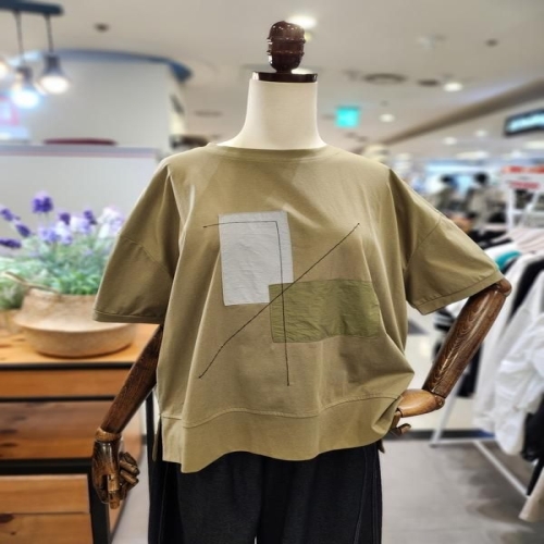 스테파니 세이브존01 사각 패치 라운드 티셔츠 A25TS5229