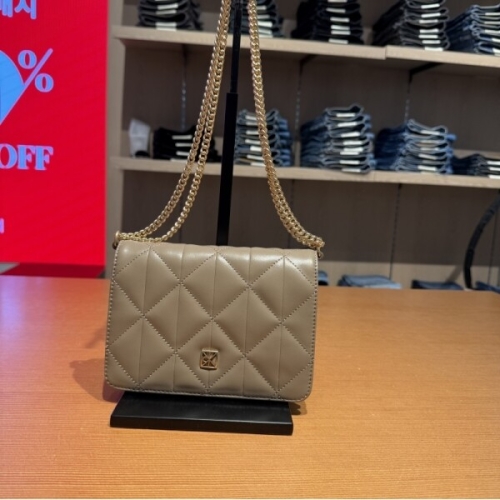 Ķ��Ŭ���� ���� ��Ƽ�� �ΰ� ũ�ν��� 4F3321G-VFU