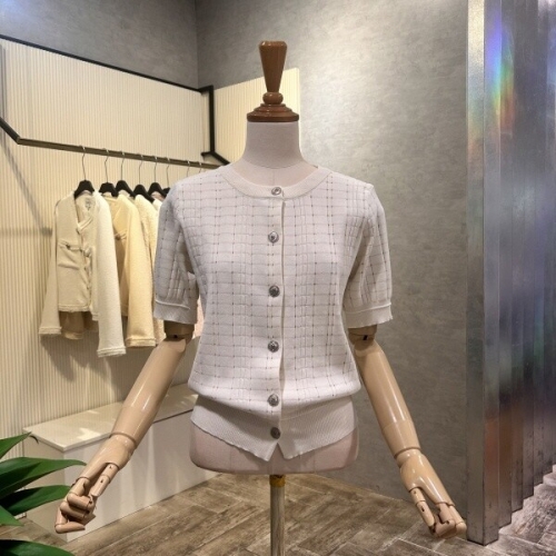 라운드 라인 단추 가디건 AOA2HY32D