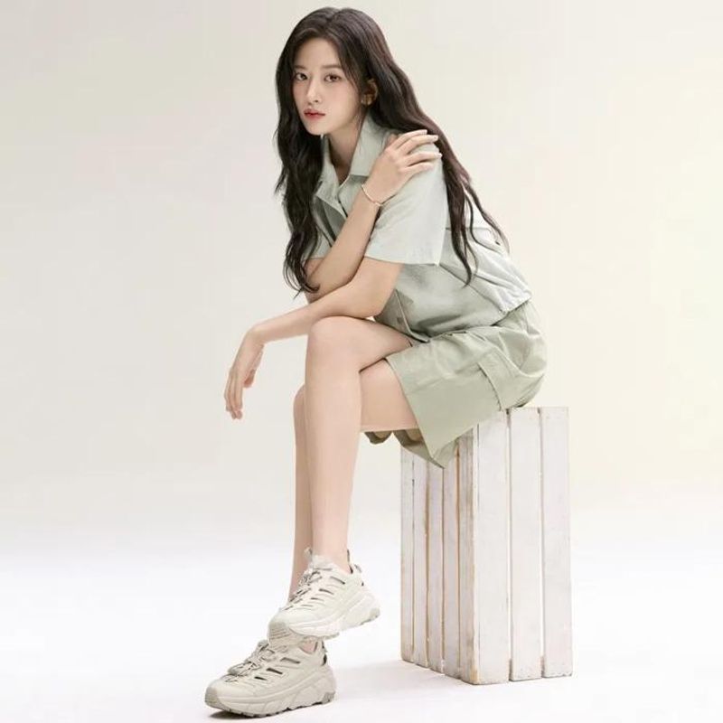 공용 워킹포인트존 러버로 접지력과 함께 무게 절감 여름철 일상 및 산행까지 가능한 하이킹 샌들 아론 5CM 키높이 효과 7MD7676 230 페일그레이B37
