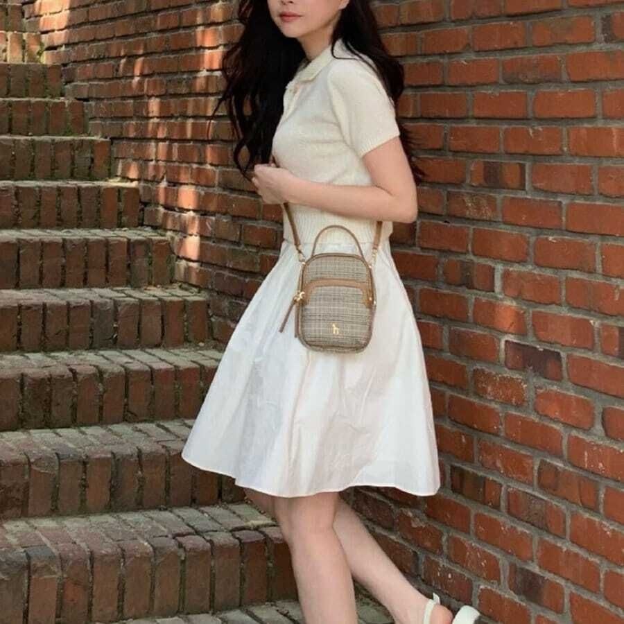 헤지스 브라운 체크 나일론 더블지퍼 크로스백 HIWA5E431W2s