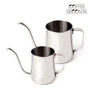 커피세컨즈 핸드드립 주전자이미지입니다. 누르면 해당 게시물로 새창이동합니다.