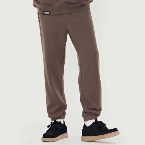 체이스컬트 포인트 라벨 데일리 조거 팬츠 BEZU7203B08이미지입니다. 누르면 해당 게시물로 새창이동합니다.