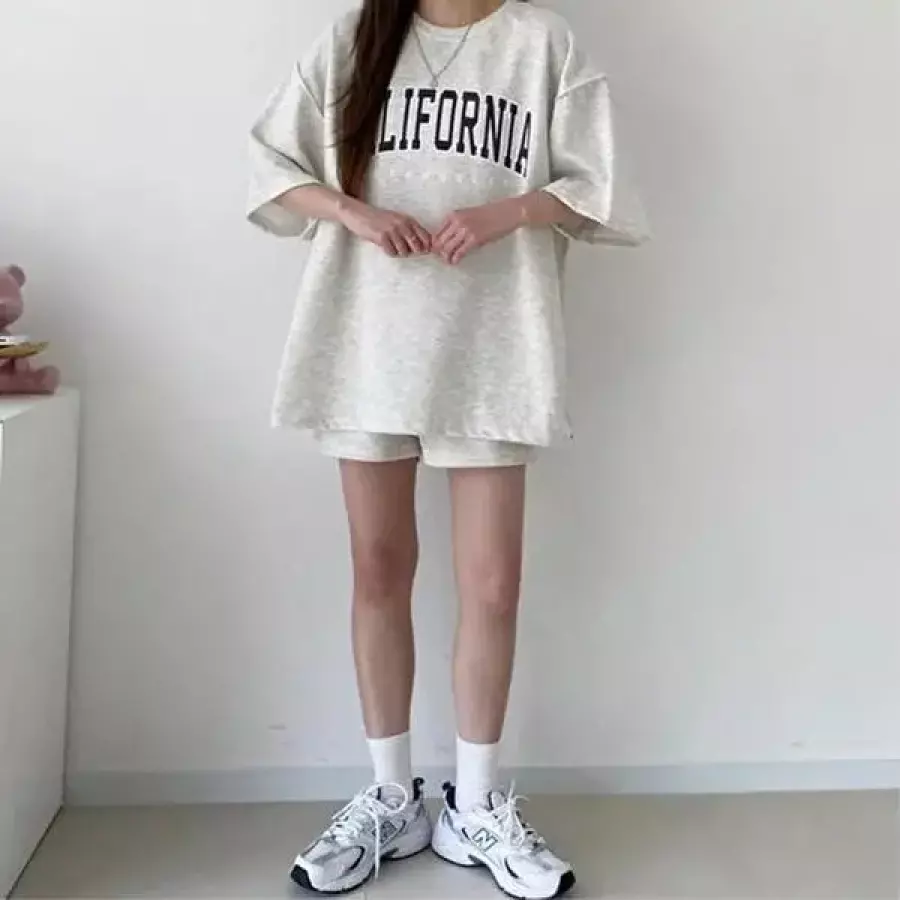셀러허브 패션 모드제니 10대 20대여성 캐주얼 루즈 오버핏 레터링 반팔티 39784365_이미지