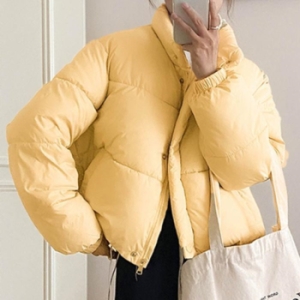 오노마 ONM 여성 크롭 패딩 점퍼 여친룩 추운 주말 데이트룩 코디 27758338_이미지