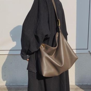 라일리 Rly 루즈핏 숄더백 사각형 빅 크로스백 레더 쇼퍼백 41021442