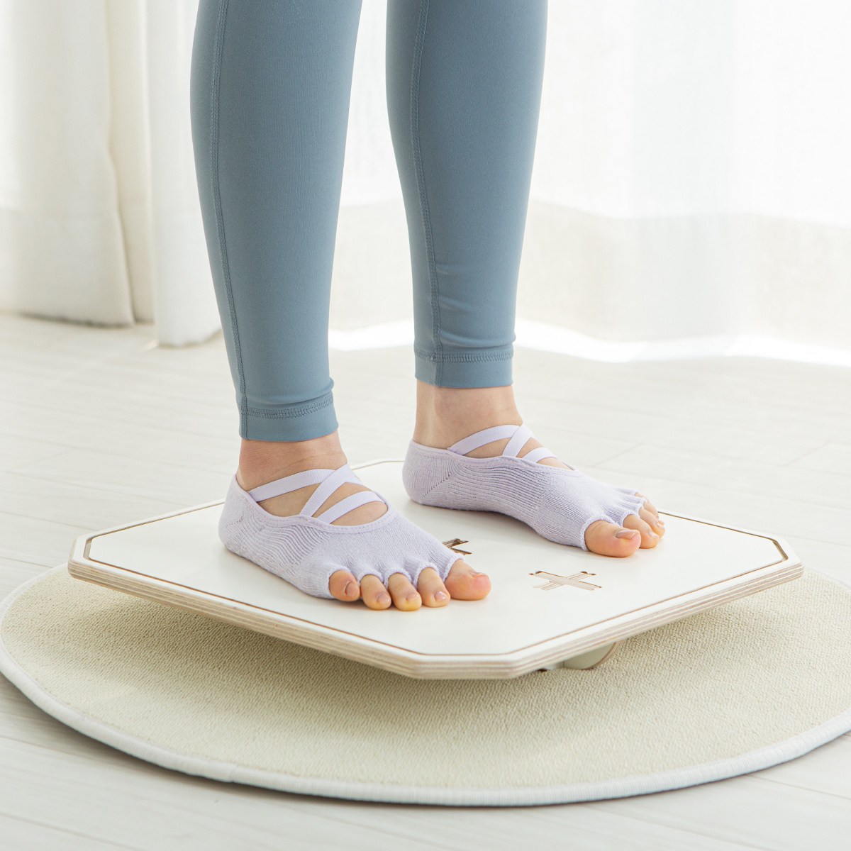 라샘 원목 밸런스보드 GO23021W이미지입니다. 누르면 해당 게시물로 새창이동합니다.