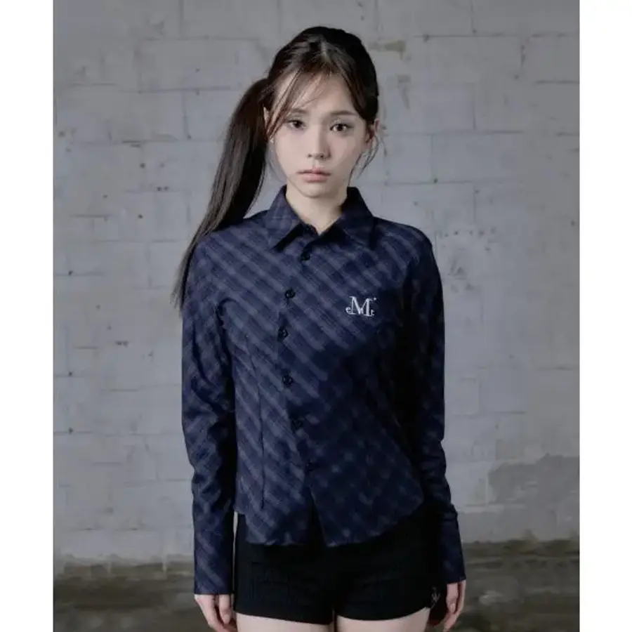 무센트 MUCENT 아비안 커브드 슬림핏 체크 셔츠 436561