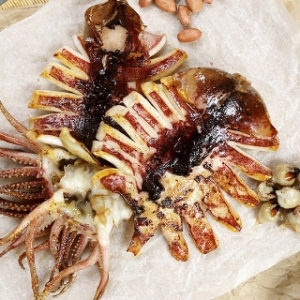 맛군 쫄깃쫄깃한 포항 동해안 국내손질 반건조오징어 10마리/20마리