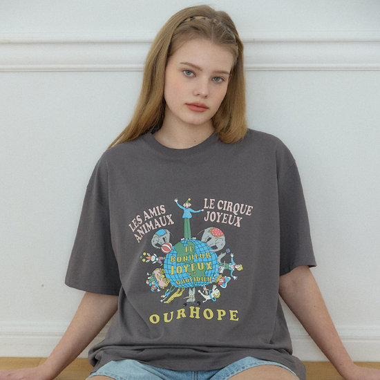 아워호프 조이풀 플래닛 티셔츠 Charcoal HK26SP-TS45-CHA