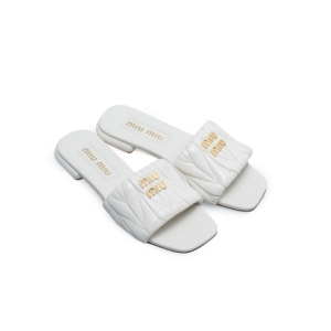  미우미우 마테라쎄 나파 가죽 슬라이드 화이트 5XX605-88T-F0009