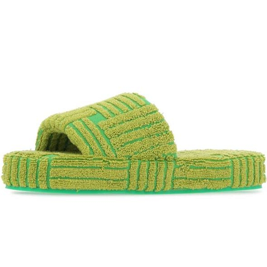 보테가베네타 슬리퍼 660245 V1MY0 7072이미지입니다. 누르면 해당 게시물로 새창이동합니다.