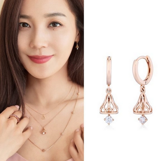 다이아미 럭키벨 18K골드 다이아몬드 귀걸이 FGDE1097W이미지입니다. 누르면 해당 게시물로 새창이동합니다.