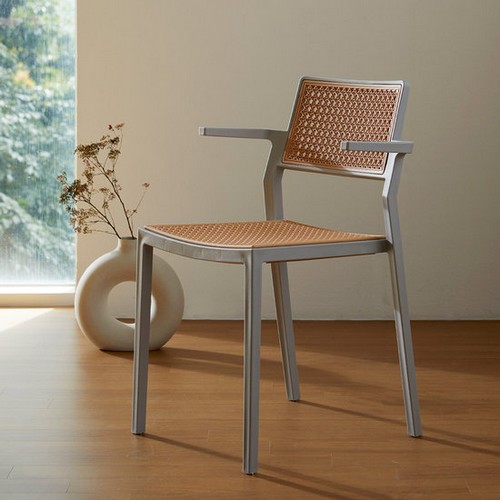 발리 라탄 팔걸이 식탁 의자