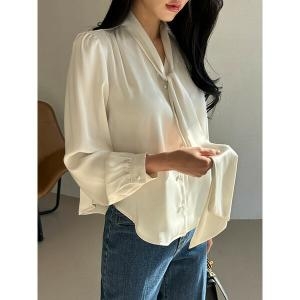 모리스커밍홈 소프트 진주 타이 블라우스_M2501BL008A
