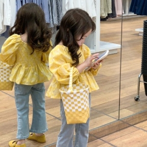 예약 르니 플라워 퍼프 블라우스 R10773