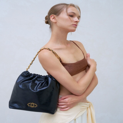 바네사브루노 아떼 잡화 아떼 액세사리 AABA6F550BK MERINGUE 블랙 체인 레더 숄더백 M