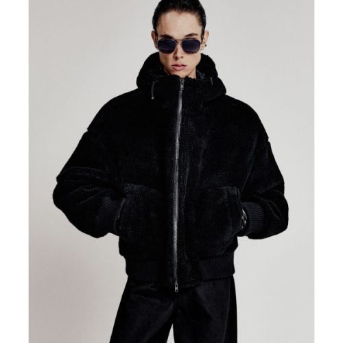 L엠오오 MOO D 스키퍼키 시어링 후드 점퍼 블랙 L4AO0043BK 2812620