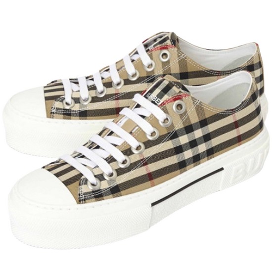 버버리 빈티지 체크 JACK L LOW 스니커즈 8050506이미지입니다. 누르면 해당 게시물로 새창이동합니다.