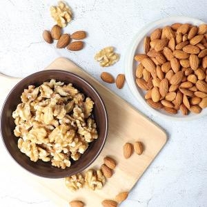 구운아몬드 1kg + 호두 1/4태 1kg