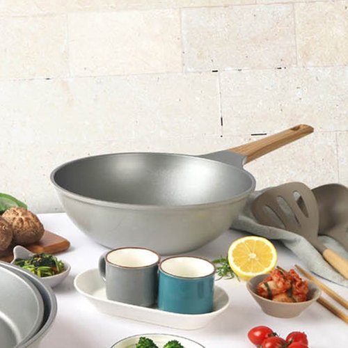 에스티나 듀라비전 넌스틱 궁중팬