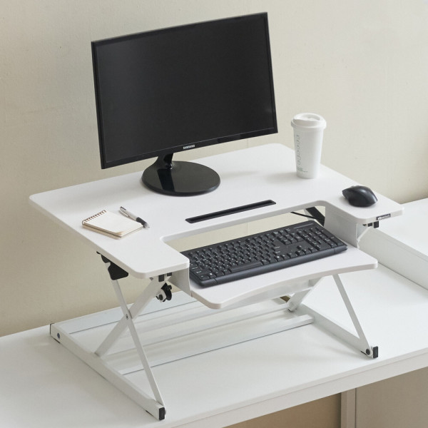 에보니아 니즈 높이조절 컴퓨터 책상 거치형이미지입니다. 누르면 해당 게시물로 새창이동합니다.