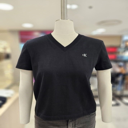 캘빈클라인 진 여성 모노그램 로고 브이넥 반팔 티셔츠 47A222G-UB1