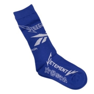  VETEMENTS 마징가  X 리복 콜라보 DJ3473 블루 화이트 번개 양말
