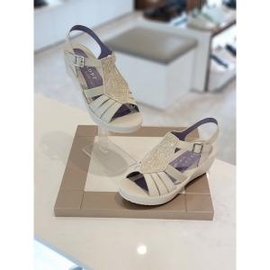  미소페 여성 굽5센티 경량 캐주얼 샌들 712324018