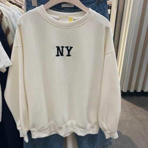 밀스튜디오 HC06 NY 박스핏 맨투맨 깔끔 박스핏 맨투맨 LP9TSS107BEO