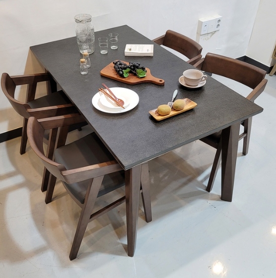 르몽드  케인 천연 화산석 원목 식탁 1400 (의자4개)