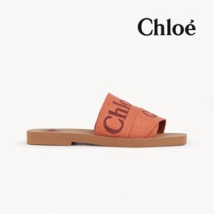 끌로에 우디 플랫 뮬 Orange 샌들 슬리퍼 CHC23U188EF9HE이미지입니다. 누르면 해당 게시물로 새창이동합니다.