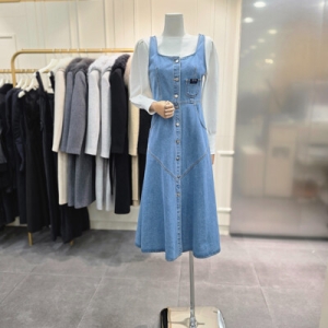 아이올리 에고이스트 비조 포인트 플레어 민소매 데님 원피스 ER1DO160MI_CA