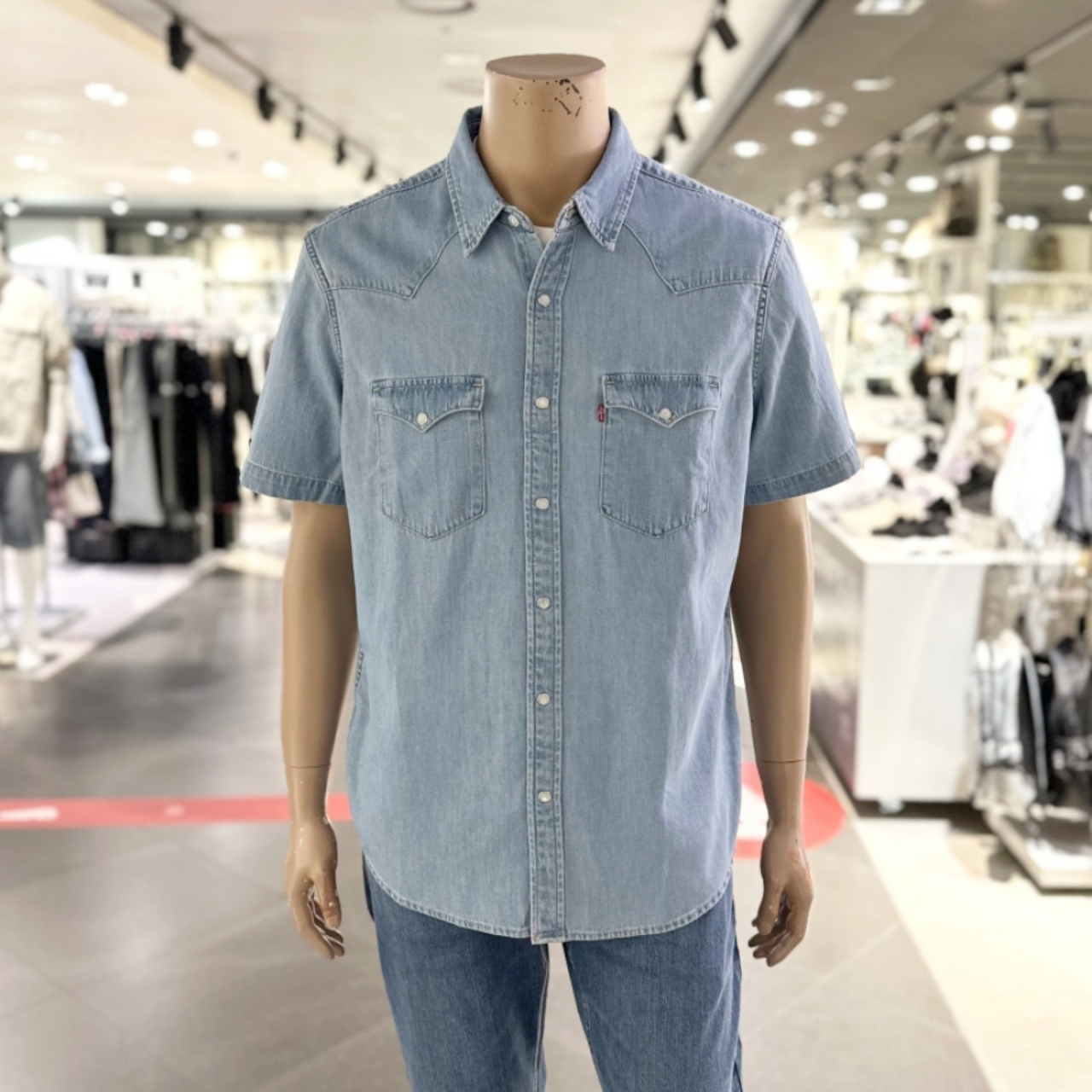 남여공용 클래식 웨스턴 오리지널 워싱 반팔 데님셔츠 2종 스탠다드핏 L86626014 라이트블루 M