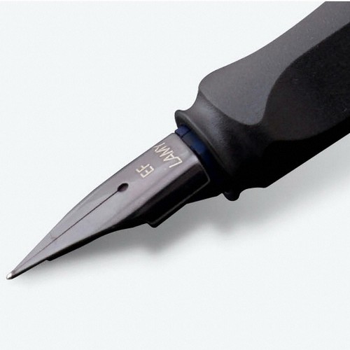 라미 사파리 만년필_이미지