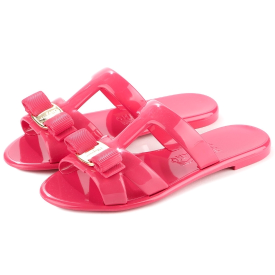 페라가모 라일리아 젤리 샌들 0758527이미지입니다. 누르면 해당 게시물로 새창이동합니다.