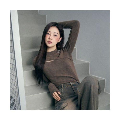 에고이스트 CAPSULE LINE 사설절개 포인트 하이넥 티셔츠 ER4CL161_이미지