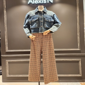  제시뉴욕 메종드알렉시스 알랙시스앤루즈핏데님자켓BDW5NLDJ5320