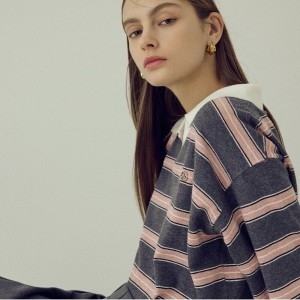  나이스클랍 스트라이프 오픈카라 니트 탑 X256PWK957