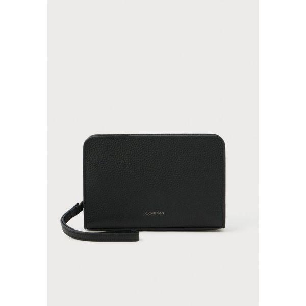 캘빈 클라인 FOIL 엠보스 스몰 워시백 가방 워시백 세면백 목욕가방 여행파우치 가방 블랙 11227877