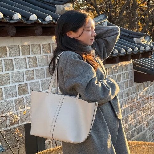 바네사브루노 아떼 VIBA4F214IV 아이보리 레더 미니 데일리 토트백