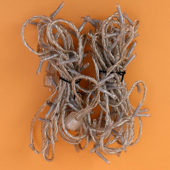 Ʈ�� ���ϼ� 100�� ������ LED ���� �������� 10M