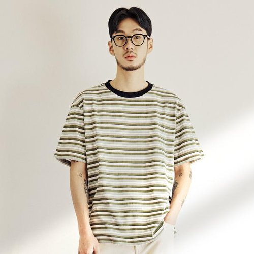 에스티오 젠틀맨즈컨셉 멀티 스트라이프 반팔 티셔츠 0TSUB12GTE