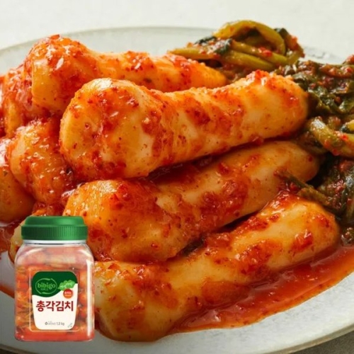 비비고 총각김치 용기형 1.2kg이미지입니다. 누르면 해당 게시물로 새창이동합니다.