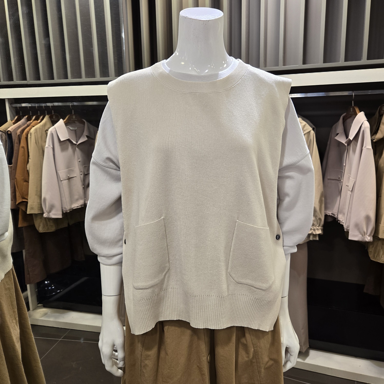 모스코나 옆단추라운드넥스웨터조끼 MOVK25371_이미지