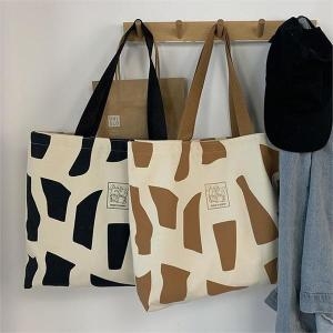 셀러허브 여성 독특한 기린 무늬 포인트 캔버스 소재 숄더백 S9488489_이미지