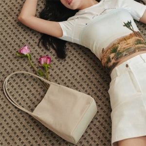 아이띵소 SERO NEAT _ BREEZE 세로 니트 _ 브이미지입니다. 누르면 해당 게시물로 새창이동합니다.
