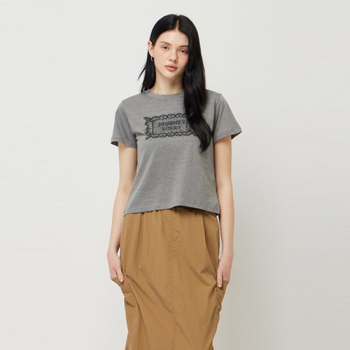  SISLEY Online Exclusive 레이스 그래픽 크랍 티셔츠_SATSE5541GR
